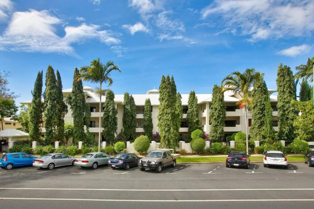 3 Bedroom 2 Bathroom, 5 Minute Walk To Esplanade Cairns Exterior photo