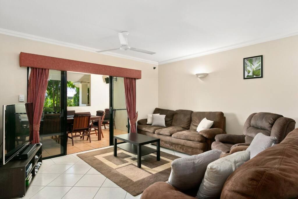 3 Bedroom 2 Bathroom, 5 Minute Walk To Esplanade Cairns Exterior photo